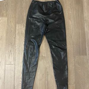 Aritzia - Wilfred Free - faux leather leggings - Size L